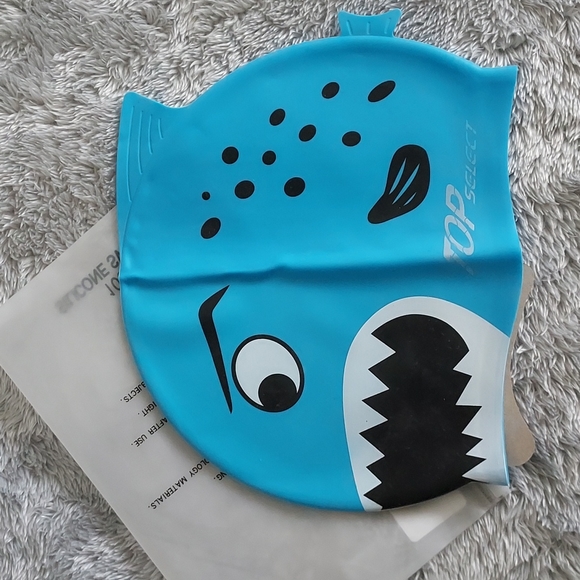 Baby Shark 🦈doo doo doo doo doo doo🦈 Backpack & Swim Cap - Picture 7 of 7